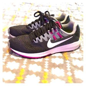 Women’s Nike Zoom Structure 20 size 8